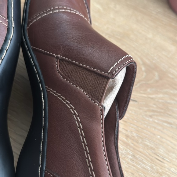 Clarks Dark Brown Leather Clogs with Button Detail - Picture 8 of 11